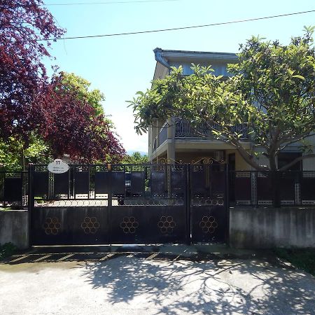Guest House On Angisa 바투미 외부 사진