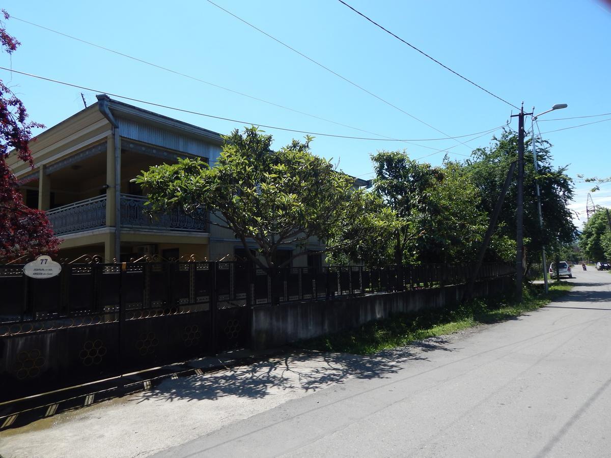 Guest House On Angisa 바투미 외부 사진