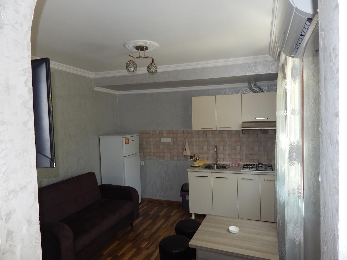 Guest House On Angisa 바투미 외부 사진